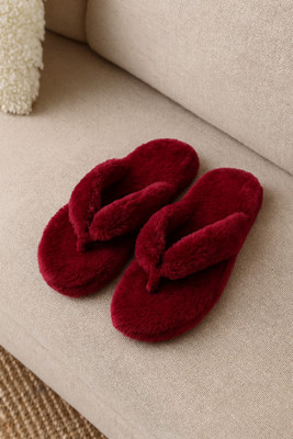 WOLVESDEN Women Flip Flops(Maroon , 6)
