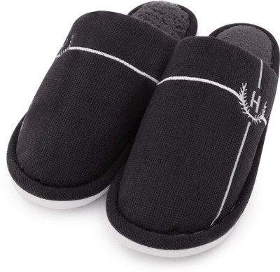 VRITRAZ Men Slippers(Silver , 9)