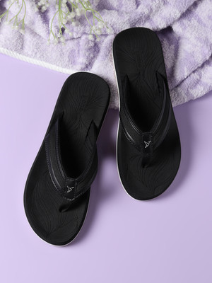 yoho Women Slippers(Black , 7)