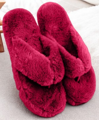 WOLVESDEN Women Slippers(Maroon , 6)