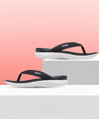 CROCS Women Capri Flip Flops(Black , 2)