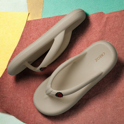 CREOZ the bounce Women Slippers(Off White , 7)