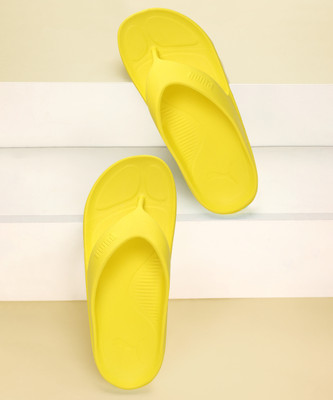 PUMA Men Wave Flip RES Flip Flops(Yellow , 9)