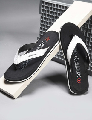 Wave Walker Men Flip Flops(Black , 8)