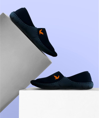 WEAPON Men Slides(Black , 7)