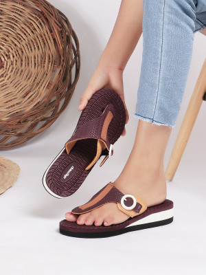 Skytrap Women Slippers(Maroon , 6)