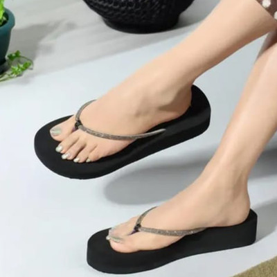 VAISNNAVIHUBB Women Slippers(Black , 3)