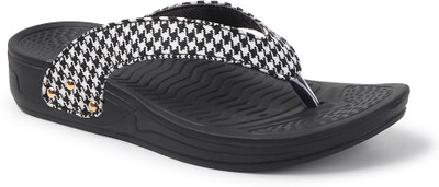 CARLTON LONDON Women Flip Flops(Beige , 6)