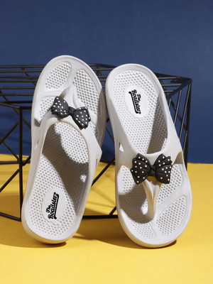 Roadster Women Slippers(Grey , 7)