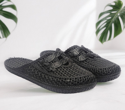 Shoe Island Women Slides(Black , 7)