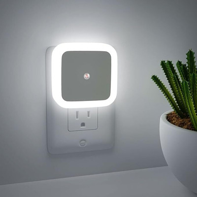 XERGY LED Night Light Lamp with Smart Sensor Dusk to Dawn Sensor, Daylight, 0.5W White Smart Sensor Light