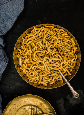 90's MILL Authentic Long Sev Ratlami Sev | Ratlami Namkeen Bhujiya Lavng Bhujia(2 x 350 g)