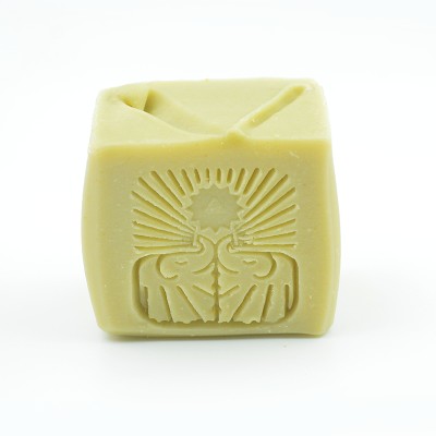 ISHTI THE QUEEN OF SPIRITUAL Sheep Milk & Clay Soap Nourishing, Hydrating & Soothing for Sensitive Skin(100 g)