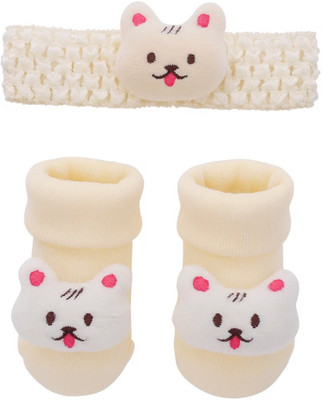 Neska Moda 0 to 1 Year Newborn Baby Headband and Socks Combo(Beige)