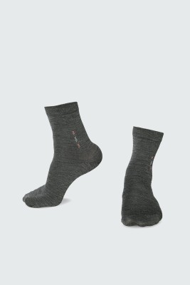 VAN HEUSEN Warmtech And Stretchable Men Solid Ankle Length