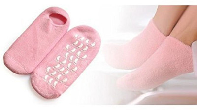 mrquee Moisturizing Gel Socks with Aloe Vera, Jojoba Seed Oil, Olive Oil, Vitamin E, Pack of 2(Free Size, PINK)