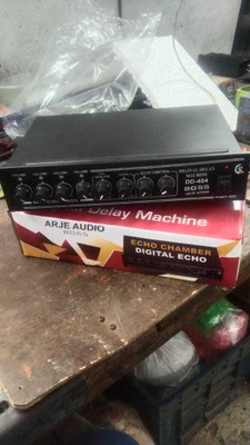 soundcraft stranger echo chanber 4channel with 2 input Digital Sound Mixer