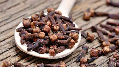 LJL Traders Cloves Whole / Laung / Large Size (Product of Kerala) -(150 g)