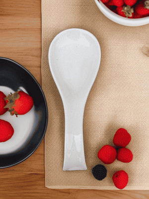 Malaikah White With Solid Printed Long Spoon Rest Pack Of 1 Ceramic Table Spoon(Pack of 1)