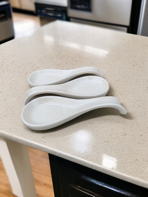 Malaikah White With Solid Printed Large Spoon Rest Pack Of 3 Ceramic Table Spoon Set(Pack of 3)