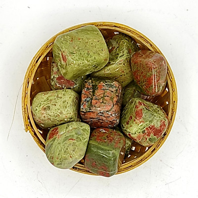 Plus Value 825W6Q1W Polished Asymmetrical Crystal, Quartz Pebbles(Green 200 g)