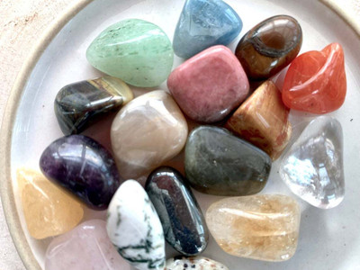 MahayogCrystals KIT01 Polished Asymmetrical Jasper, Onyx, Crystal, Quartz Pebbles(Multicolor 12 Pieces)