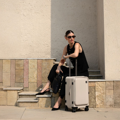 SWISS MILITARY Jade PC Trolley with TSA Lock, Expandable & Anti-Theft Zipper Expandable  Cabin Suitcase 4 Wheels - 23 inch