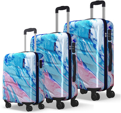 SAFARI Hue Plus Cabin & Check-in Set 8 Wheels - 30 inch