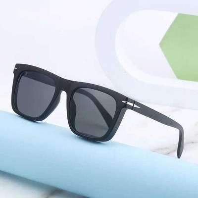 Legend Eyewear Wayfarer, Retro Square Sunglasses(For Men & Women, Black)