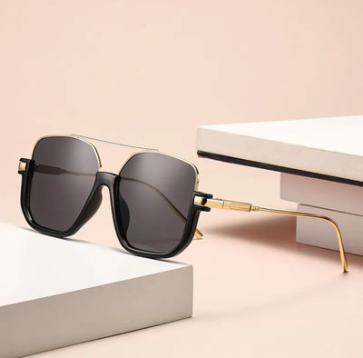 Evoma Retro Square Sunglasses(For Men & Women, Black)