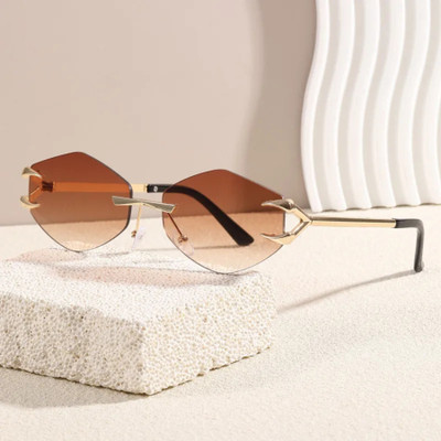 VALWICK Butterfly Sunglasses(For Men & Women, Black)