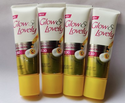 Glow & Lovely Sunscreen - SPF 30 PA+++ BRIGHTENING SUNSCREEN 15g x 4(60 g)