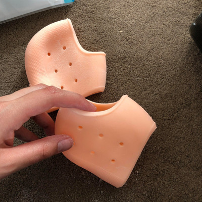 Wishland 1 Pair Silicone Gel Heel Socks for Dry Cracked Heels Repairs Dead Skin Unisex Heel Support(Beige)