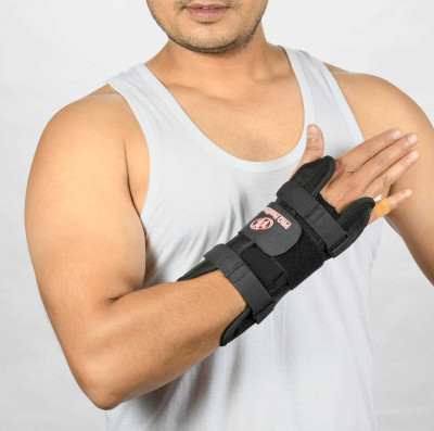 PRO Healthcare Wrist & Forearm Splint for pain relief carpal tunnel wrist splint support brace Arm Support(Black)