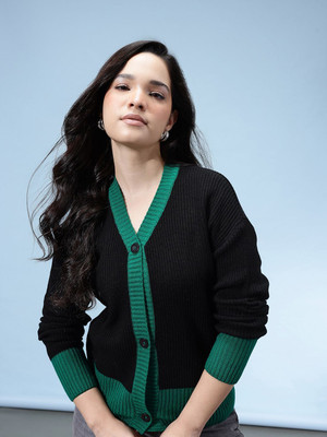 Glitchez Colorblock V Neck Casual Women Black Sweater