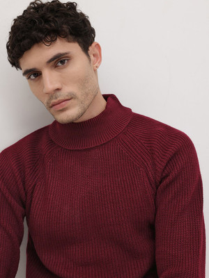 Roadster Solid Turtle Neck Casual Men Maroon Sweater