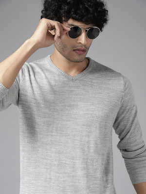 Roadster Solid V Neck Casual Men Grey Sweater