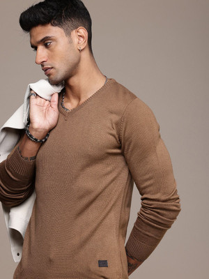 Roadster Solid V Neck Casual Men Brown Sweater