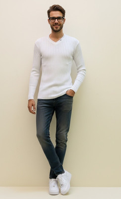 FORWARDS Self Design V Neck Casual Men White Sweater
