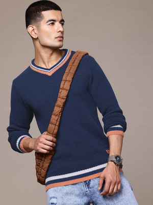 Roadster Solid V Neck Casual Men Blue Sweater