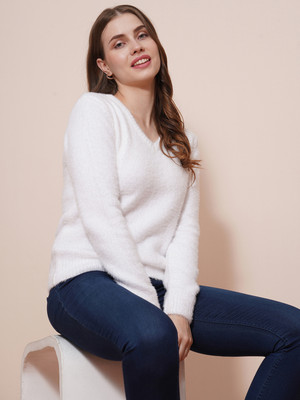 Globus Self Design V Neck Casual Women White Sweater