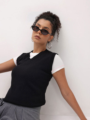 Roadster Solid V Neck Casual Women Black Sweater