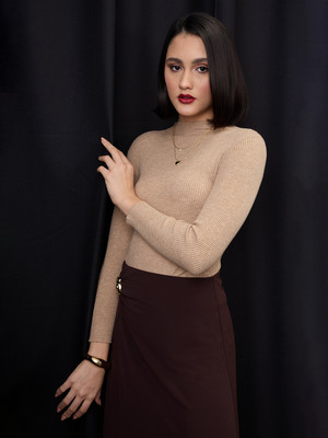 Globus Solid High Neck Casual Women Beige Sweater