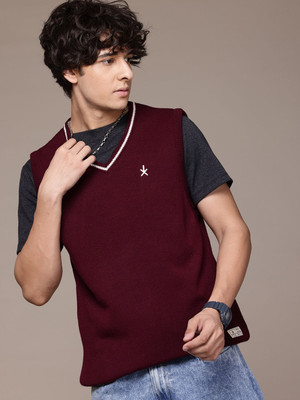 Roadster Solid V Neck Casual Men Maroon Sweater
