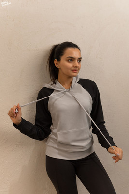 METRONAUT Full Sleeve Solid Women Sweatshirt