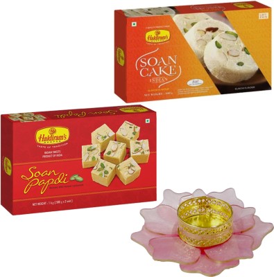 Haldiram's Nagpur Soan Papdi(Elaichi Flavour)1kg Soan Cake(Multi Flavour)400g 1MEDIUM DIYA Box(1400 g)