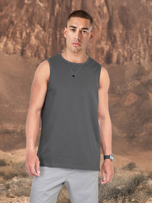 Roadster Solid Men Round Neck Grey T-Shirt