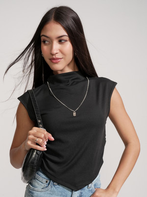 Tokyo Talkies Solid Women Round Neck Black T-Shirt