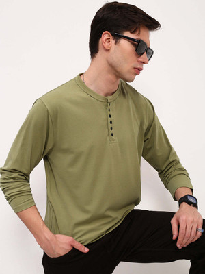 SHOWOFFFF Solid Men Henley Neck Green T-Shirt