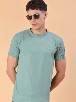 V-MART Solid Men Round Neck Green T-Shirt